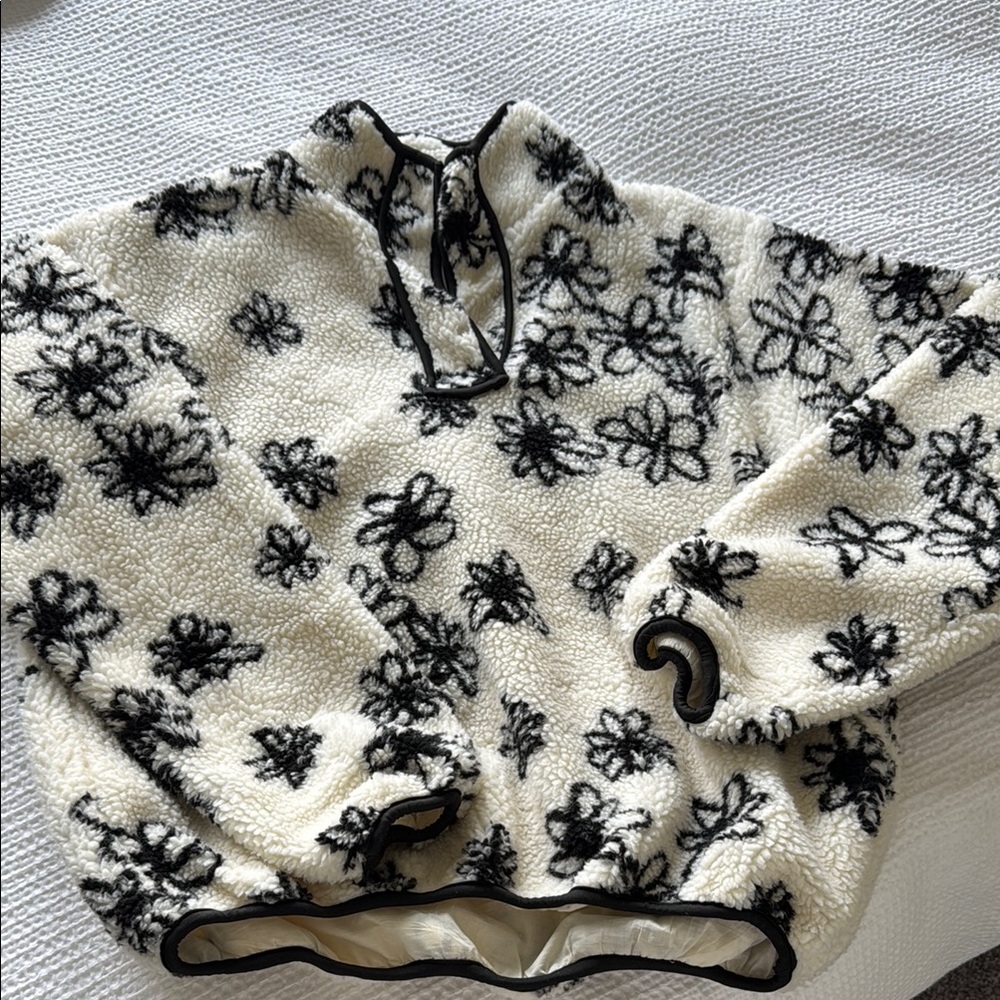 Parke Black and White Floral Fleece 1/4 Snap - S/M